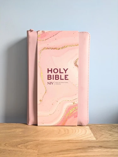 NIV Larger Print Personal Pastel Pink Bible