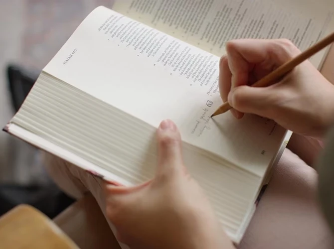 ESV Single Column Journaling Bible