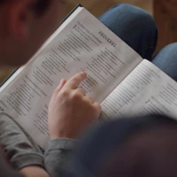 ESV Holy Bible: Dyslexia-Friendly Edition