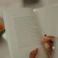 ESV Prayer Journal: 30 Days on Peace