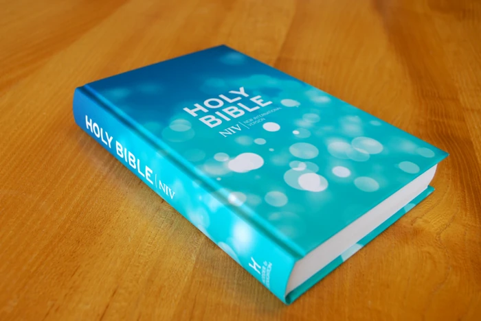Aqua Hardback Bible (NIV)