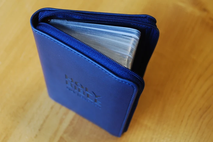 NIV Tiny Navy Soft-tone Bible with Zip