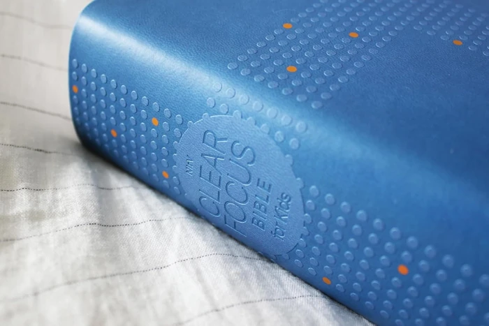 NIrV, Clear Focus Bible for Kids (Leathersoft, Blue)